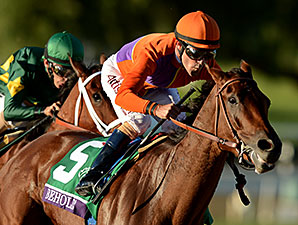 Santa Lucia Attracts Two-Time Champ Beholder Santa Lucia Attracts Two-Time Champ Beholder