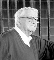 Bud Klokstad, Trainer of Chinook Pass, Dies Bud Klokstad, Trainer of Chinook Pass, Dies