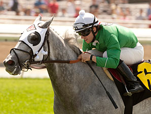 Two Turf Sprint Contenders Work Two Turf Sprint Contenders Work