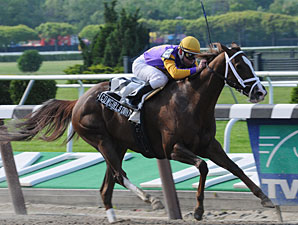'Cowgirl' Wins Shuvee; 3,000 for Luzzi 'Cowgirl' Wins Shuvee; 3,000 for Luzzi