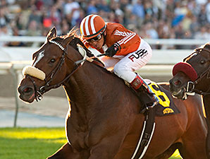 Gervinho Rallies Wide to Take Sir Beaufort Gervinho Rallies Wide to Take Sir Beaufort