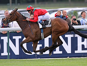 Golden Lilac Blooms in French 1,000 Guineas Golden Lilac Blooms in French 1,000 Guineas