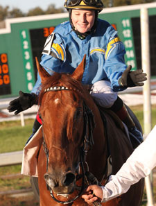 Gran Estreno, 8, Wins Col. Bradley Handicap Gran Estreno, 8, Wins Col. Bradley Handicap