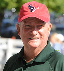 Retired Trainer Wiggins to Chair Fundraiser Retired Trainer Wiggins to Chair Fundraiser