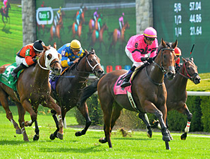 Havelock Mows Way to Victory in Woodford Havelock Mows Way to Victory in Woodford