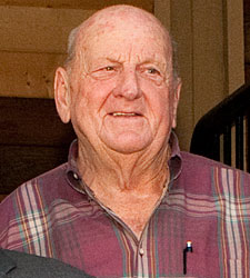 Van Berg to Assist in Fundraiser for Perrodin Van Berg to Assist in Fundraiser for Perrodin