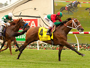 Jeranimo Jumps in Late to Capture Eddie Read Jeranimo Jumps in Late to Capture Eddie Read