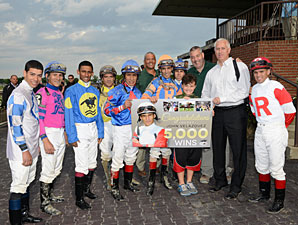 Velazquez Reaches 5,000 Wins on Perfect Day Velazquez Reaches 5,000 Wins on Perfect Day