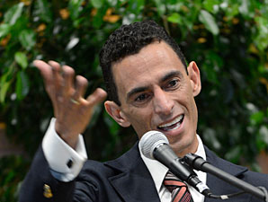 Velazquez Leads Inductees Into Hall of Fame Velazquez Leads Inductees Into Hall of Fame