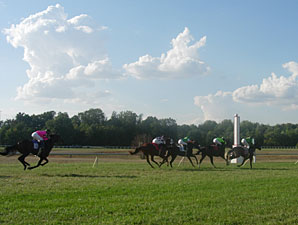 Record Purses on Tap for Kentucky Downs Meet Record Purses on Tap for Kentucky Downs Meet