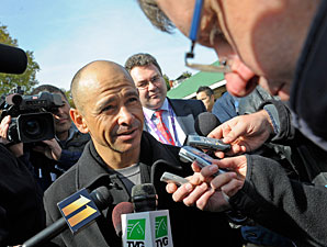 Mike Smith Wins 'Big Sport of Turfdom Award' Mike Smith Wins 'Big Sport of Turfdom Award'