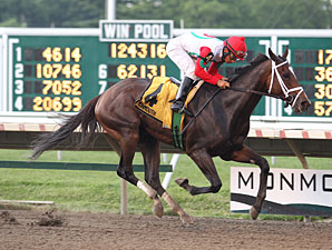 Morrow Cove Chases Monmouth Oaks Breakthrough Morrow Cove Chases Monmouth Oaks Breakthrough