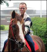 Former Jockey Day Returns from Korea, Visit with Commendable Former Jockey Day Returns from Korea, Visit with Commendable