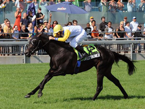 Perfect Shower Soaks Breeders' Stakes at 46-1 Perfect Shower Soaks Breeders' Stakes at 46-1