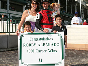 Robby Albarado Joins 4,000-Win Club Robby Albarado Joins 4,000-Win Club