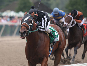 Royal Currier Sets Track Mark in Gallant Bob Royal Currier Sets Track Mark in Gallant Bob