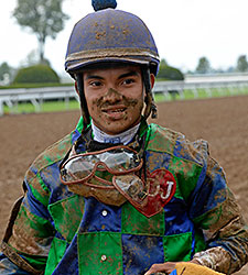 Jockey Saez, 17, Dies From Head Trauma