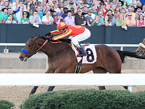 Secret Circle Drills Sharp 5F at Santa Anita Secret Circle Drills Sharp 5F at Santa Anita