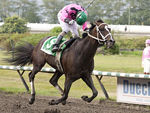 Title Contender Shows His Punch in B.C. Derby Title Contender Shows His Punch in B.C. Derby