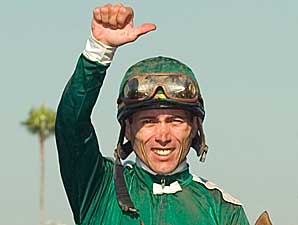 Gomez Wins 70th Stakes, Ties Bailey Gomez Wins 70th Stakes, Ties Bailey