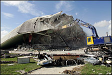 Roof Comes Down at Gulfstream Park Roof Comes Down at Gulfstream Park