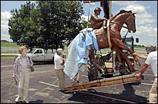 Statue Unveiling Highlight of 'Secretariat Celebration' Statue Unveiling Highlight of 'Secretariat Celebration'